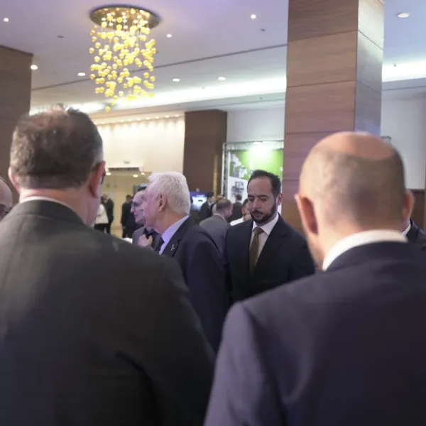 المؤتمر السادس عشر - اليوم الأول